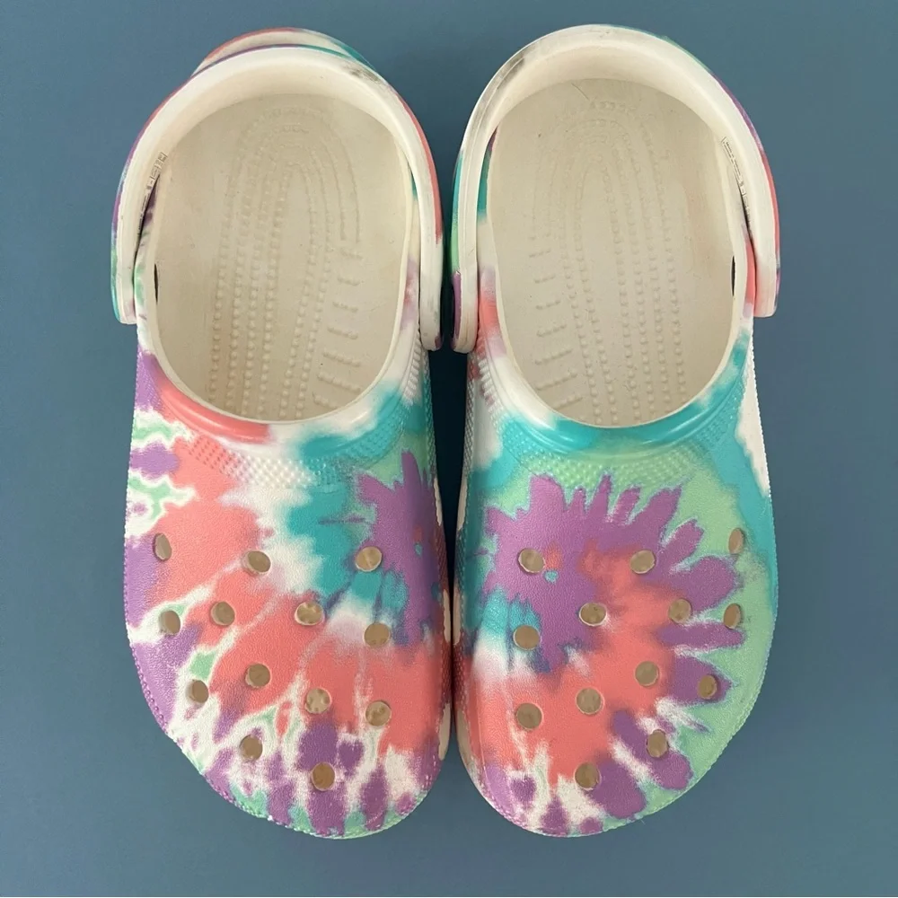 Crocs Classic Tie-Dye Graphic Slip On Kids Clogs‎